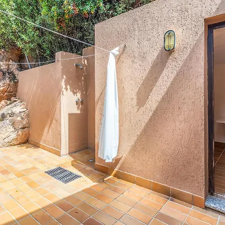 Cosy Sea View And Garden וילה