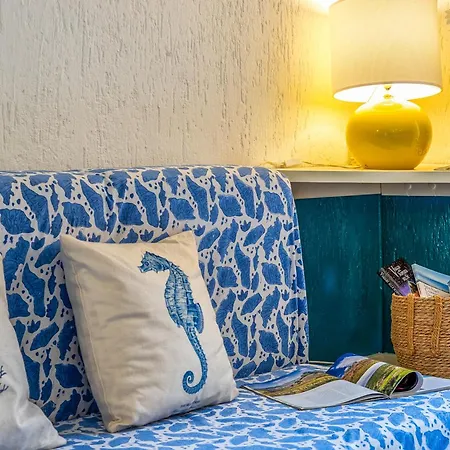 Cosy Sea View And Garden 빌라